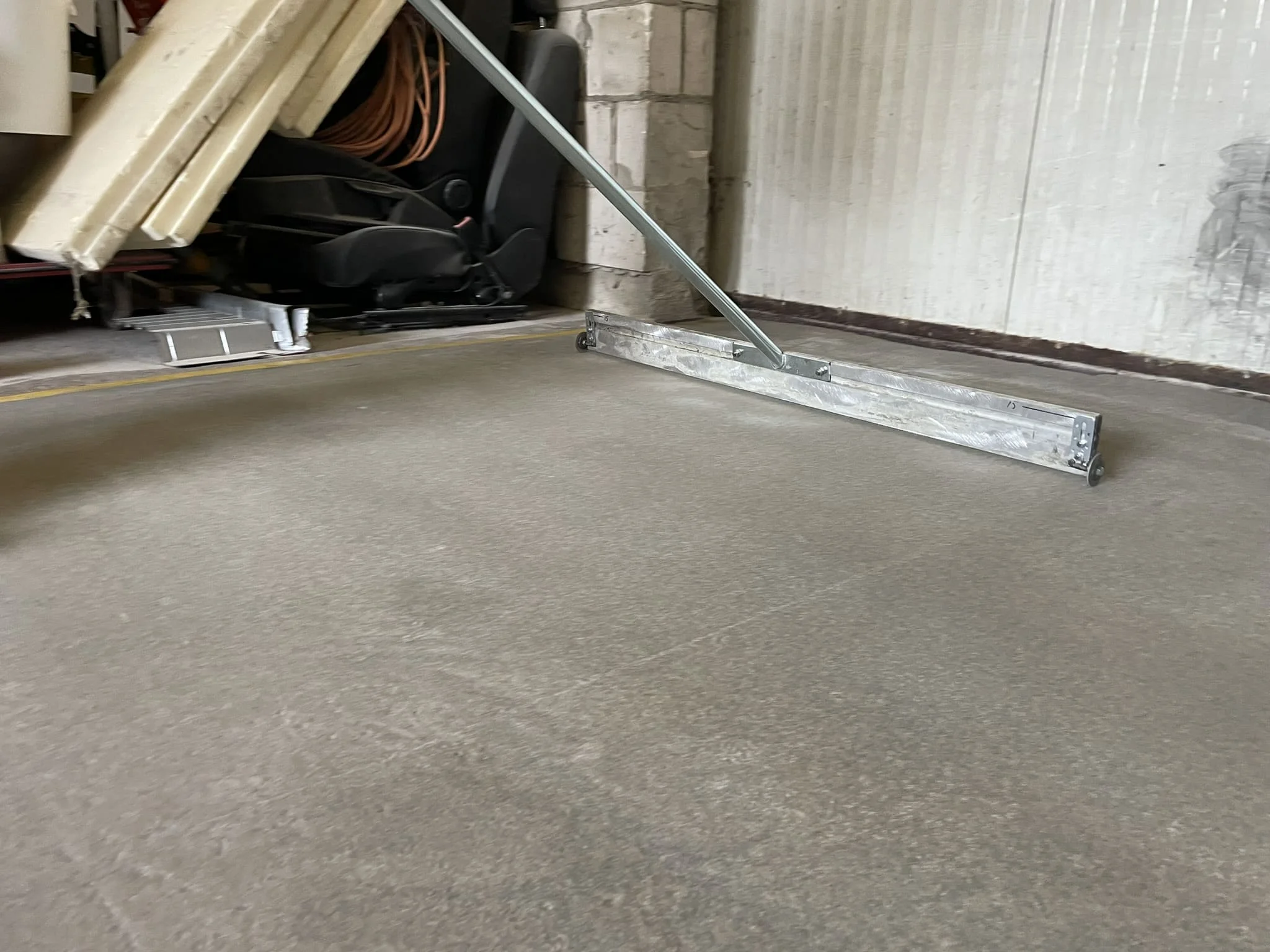 Correct leveling of the concrete floor