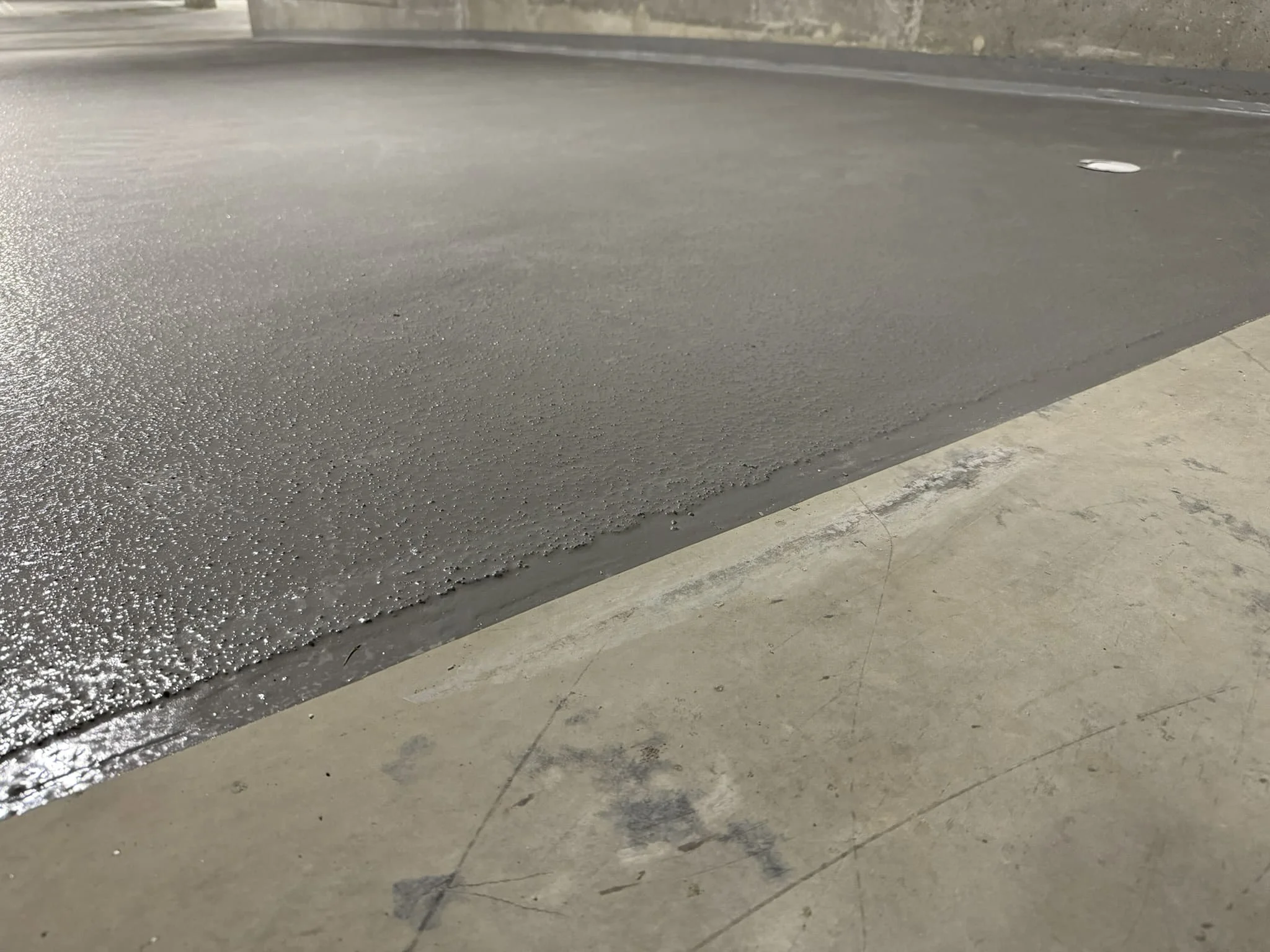 Resin floor in the garage