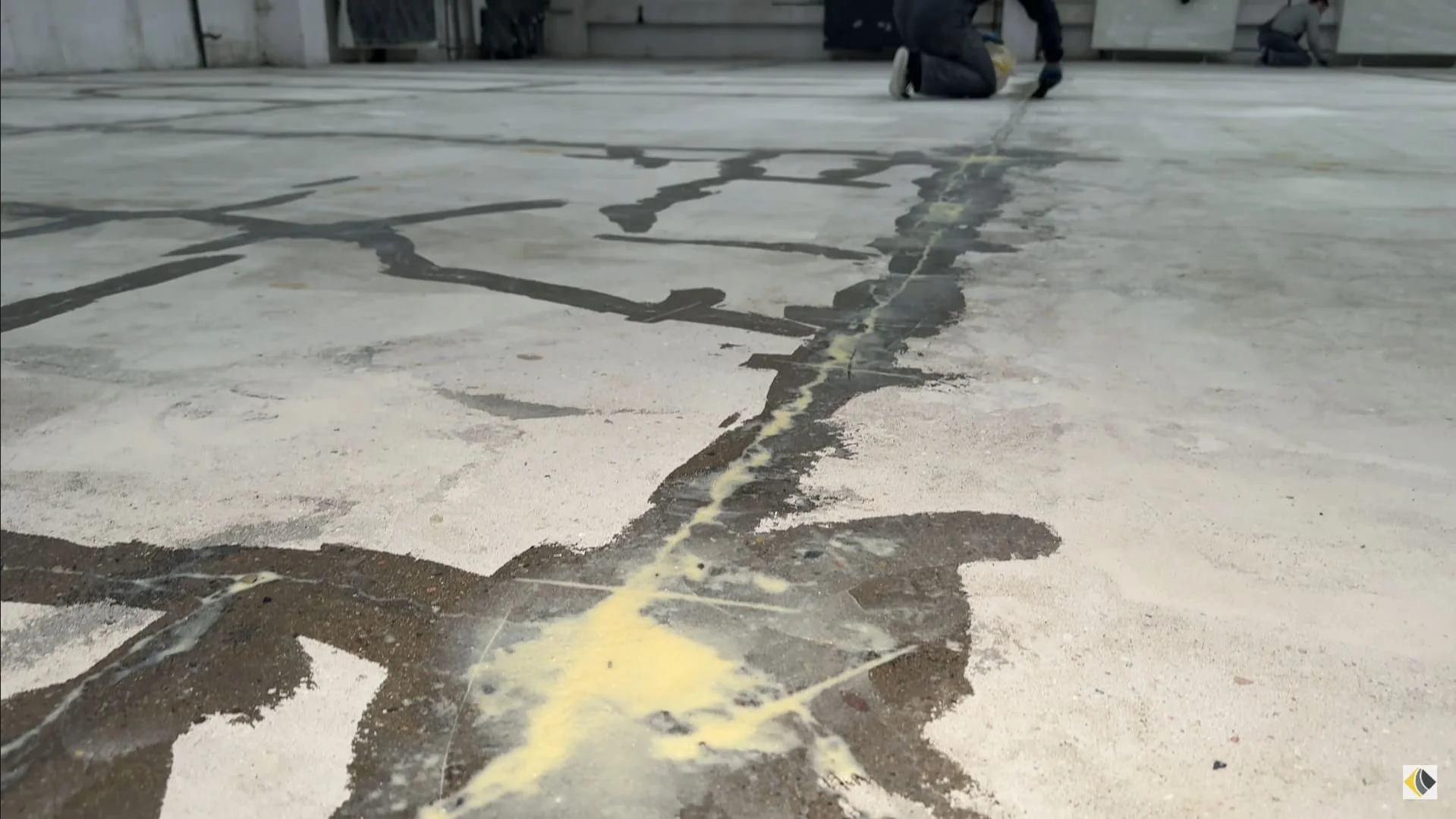 Reparation av sprickor i industrigolv