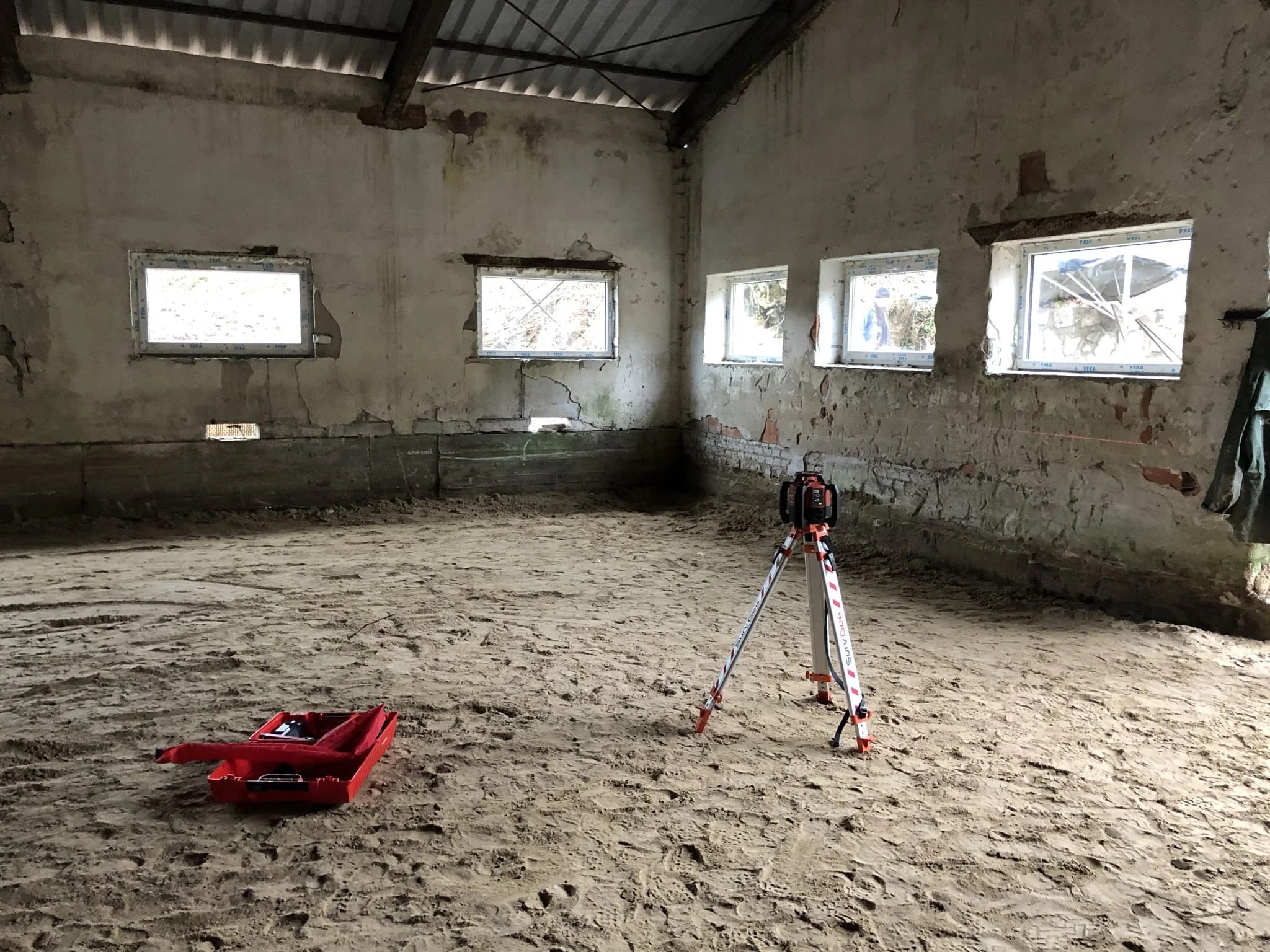 Jak zrobić posadzkę betonową?