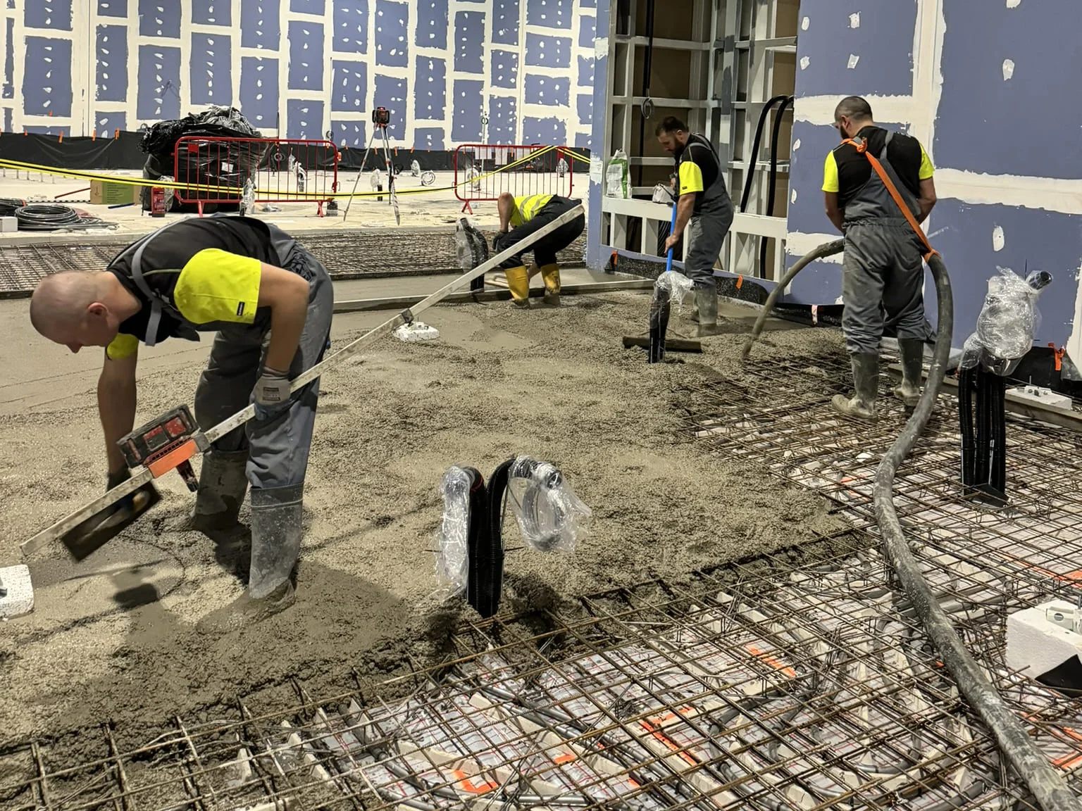 Jak zrobić posadzkę betonową?