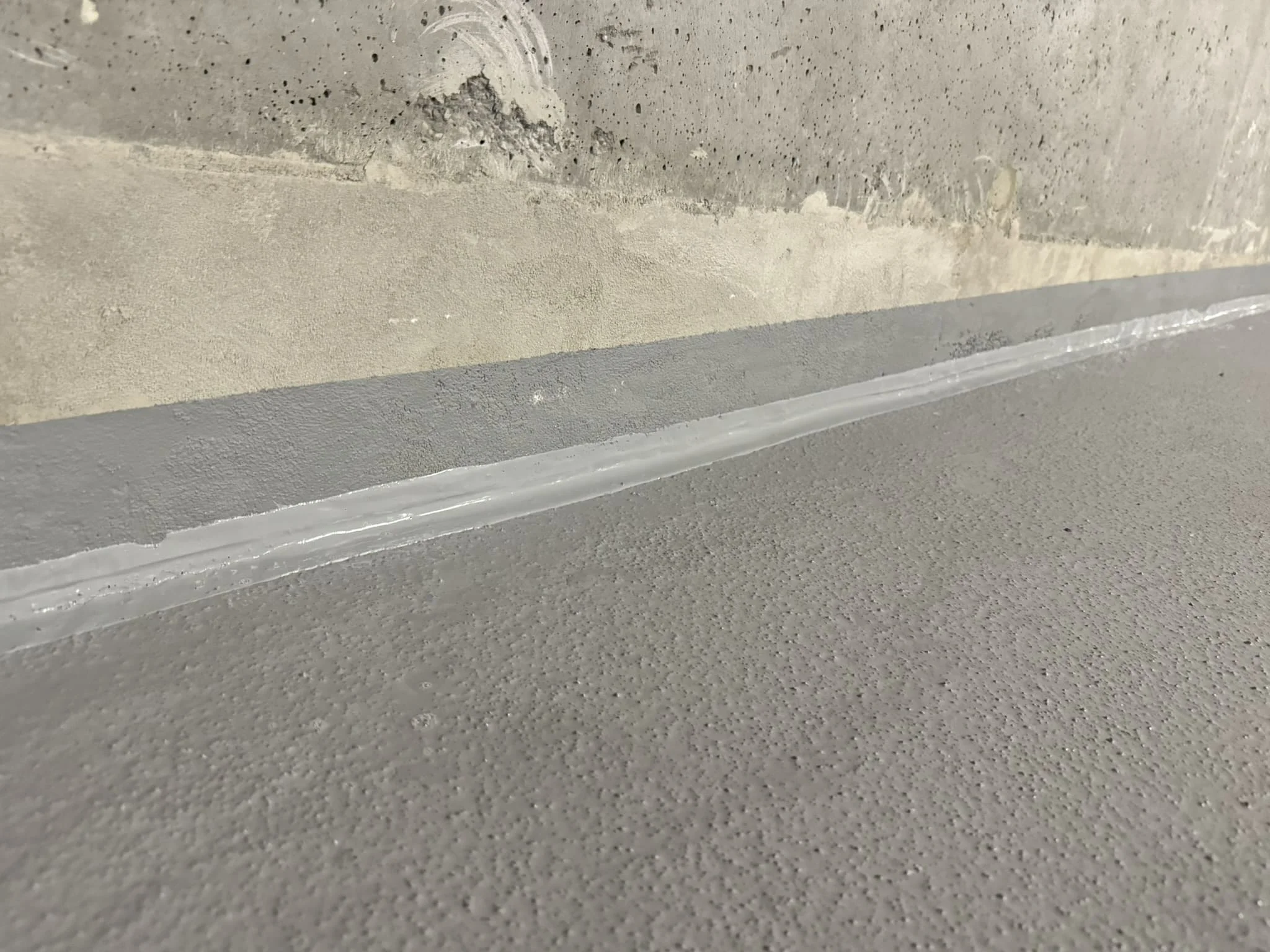 Czym jest dylatacja posadzek?